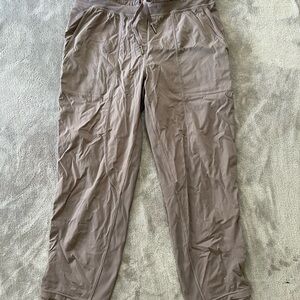 Women’s Lululemon pants